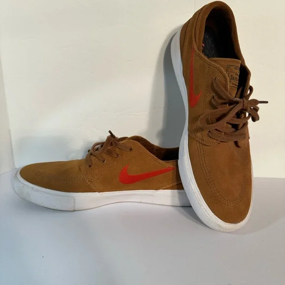 Nike SB Zoom Janoski RM Skate Shoe Men’s 10 Brown Suede Red Swoosh AQ7475-204 - Picture 1 of 15